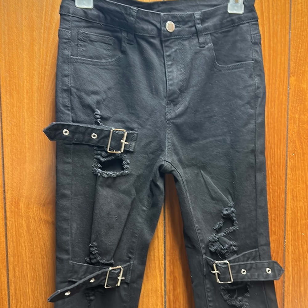 BRAND NEW Black distressed jeans